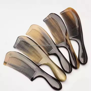 Peine de Cuerno de Búfalo Natural Hecho a Mano para el Cuidado del Cabello - Product Image 2