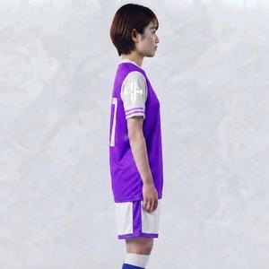 Camiseta de Fútbol de Manga Corta para Mujer, Color Morado y Blanco, con Estampado Sublimado, 100% Poliéster de Alta Calidad, por RIVIAN ATLANTIC - Product Image 3