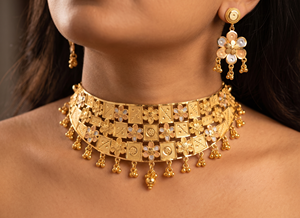 Parure Collier et Boucles d'Oreilles Divyoro Ethnique en Cuivre Plaqué Or, Motif Floral Classique Orissa, Longueur Ajustable, pour Femme, Mariage et Fête - Product Image 3
