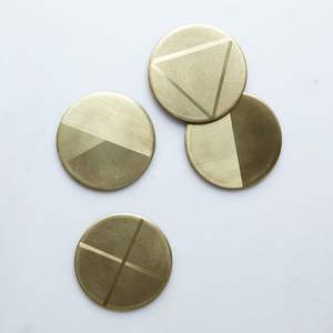 Sous-verres décoratifs en métal découpé au laser pour des réceptions festives et des idées de présentation de table attrayantes - Product Image 1