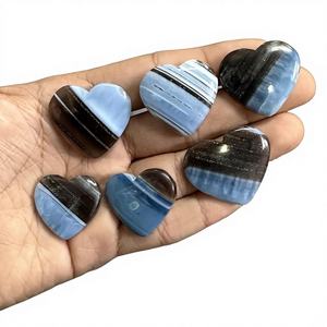 Opale bleue naturelle Owhyee de bonne qualité, cabochon en forme de cœur, pierre précieuse idéale pour la fabrication de bijoux - Product Image 1