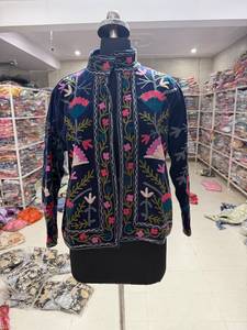 Chaqueta de terciopelo bordada a mano para mujer, con cuello mandarín, manga larga, estampado animal, abrigo de lana para otoño, regalo para ella - Product Image 1