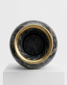 Sleek <b>Black</b> Vase with Golden Speckles Perfect Centerpiece for Living Room Premium Metallic Finish Decorative Flower Pot for Home - Product Image 3