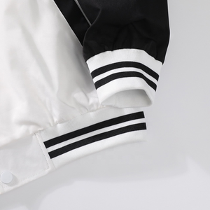 Veste de baseball de style universitaire haut de gamme, sur mesure, pour hommes, en tissu de coton d'hiver, brodée, pour un usage décontracté - Product Image 2