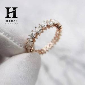 Anillo de Diamantes en Forma de Corazón, Banda de Eternidad Completa, Oro de 18K, Múltiples Piedras, Anillo de Novia Apilable con Garras Compartidas - Product Image 4