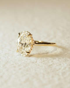 Anillo de Compromiso de Diamantes de Corte Ovalado de Lujo en Oro Blanco, Elegante Anillo de Diamantes Ovalado para Mujer, Joyería Fina para Aniversario de Bodas - Product Image 2