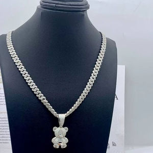 Collier hip-hop personnalisé en argent sterling serti de moissanite VVS, avec pendentif lettre ou logo personnalisé, pour homme, idéal pour un cadeau. - Product Image 1