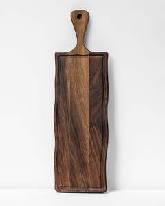 Tabla de cortar de madera maciza gruesa con una estructura de grano resistente para un rendimiento de corte duradero y de alta resistencia en la cocina. - Product Image 4