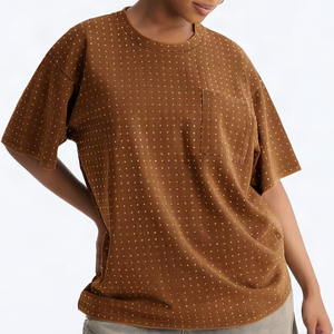 เสื้อยืดผู้หญิงสีน้ำตาลลายจุดขนาดใหญ่ ระบายอากาศได้ดี คอกลม แขนสั้น ผ้าฝ้ายถัก ดีไซน์กระเป๋าเสื้อ สไตล์ผู้ใหญ่ - Product Image 1