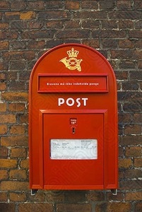 Vintage Red <b>Wall</b>-<b>Mounted</b> Metal <b>Post</b> <b>Box</b> Key Lock Durable Powder Coating Finish for Outdoor Mail Letters Newspaper Collection - Product Image 1
