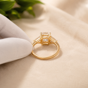 Bague de Fiançailles et de Mariage Art Déco en Moissanite Coupe Coussin, Bague de Mariée Trilogie en Or Jaune Plaqué 10K, Bague Fête des Mères - Product Image 6