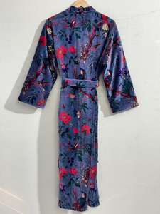 Bata Kimono de Terciopelo Hecha a Mano: Chaqueta Boho con Estampado Floral - Product Image 6