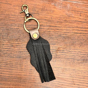 Llavero de pluma turquesa de cuero mecanizado, llavero con flecos de cuero genuino personalizado occidental, llaveros de cuero de lujo de vaquera - Product Image 3