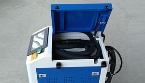 Pulslaser-Reinigungsmaschine handgeführter Laser-Rostentfernungsmaschine Oxidschichtentfernung und Farbentfernung - Product Image 5