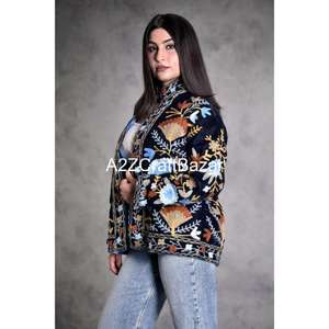 Chaqueta Corta de Invierno Hecha a Mano en India para Mujer, Algodón Transpirable Ecológico con Bordado Floral Suzani, Regalo Perfecto - Product Image 4