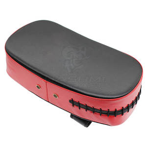 Pads de frappe thaïlandais de qualité supérieure avec mousse haute densité et revêtement en cuir durable pour l'entraînement aux arts martiaux et la pratique du kickboxing - Product Image 5