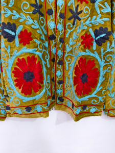 Chaqueta corta informal de terciopelo bordado Suzani para mujer, transpirable, artesanal, de algodón, con un diseño elegante. - Product Image 2