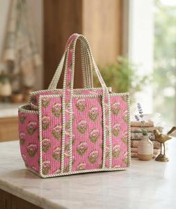 Grand sac fourre-tout matelassé en coton à motif floral, imperméable, avec poignées rayées, idéal pour la plage et l'usage quotidien - Product Image 1