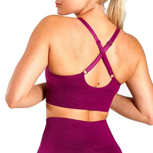 Soutien-gorge de sport yoga pour femmes Perfectionists, violet, col carré, dos nageur, maintien élevé, imprimé animal/léopard, détails en maille, sans coutures - Product Image 4