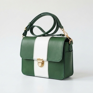 Bolso cruzado unisex de cuero genuino con correa ajustable, diseño minimalista y cierre de cremallera. - Product Image 3