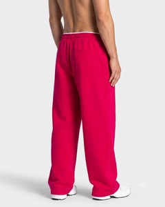 Ensemble de survêtement personnalisé pour homme, couleur framboise, coupe oversize avec détails contrastants, en molleton de coton de qualité supérieure, comprenant un sweat à capuche et un pantalon de survêtement à jambes larges, OEM & ODM - Product Image 6