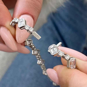 กำไลข้อมือเพชรทรงมรกตมอสซาไนต์ ประดับเพชรแบบฮาโล หรูหรา ระยิบระยับ เหมาะสำหรับเจ้าสาว งานแต่งงาน ของขวัญสำหรับผู้หญิง สง่างาม - Product Image 3