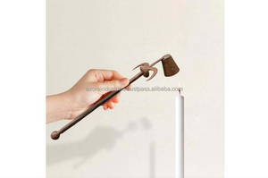 Azora Industries Éteignoir de bougie en métal de forme antique, idéal pour les accessoires ménagers élégants et les outils d'entretien de bougies élégants - Product Image 2