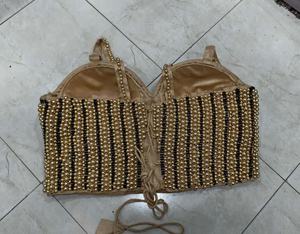 Corset bustier doré tissé respirant orné à la main de perles, strass et perles noires pour mariage d'hiver - Product Image 3