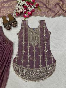 Conjunto de 3 piezas de ropa étnica tradicional de diseñador, listo para usar, Sharara Gharara, tela de seda Fendy, bordado indio, corte ajustado, para fiesta - Product Image 4