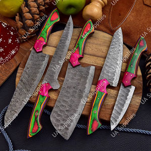 Juego de Cuchillos de Cocina Ultra Afilados de 5 Piezas, Forjados a Mano en Acero de Damasco, Estilo Martillado, Coloridos, Ergonómicos, con Funda de Cuero y Madera - Product Image 4