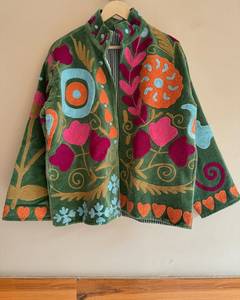 Veste en velours brodée à la main, col mandarin, motif floral, manches longues, manteau d'automne pour femmes, vestes courtes, vente en gros - Product Image 1