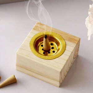 Brûleur d'encens en bois durable, conçu pour une utilisation à long terme, avec un corps robuste et une finition soignée - Product Image 1