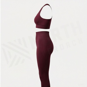Conjunto de yoga acanalado sin costuras para mujer, sujetador deportivo tipo racerback color borgoña y leggings de cintura alta, ropa deportiva de 2 piezas - Product Image 3
