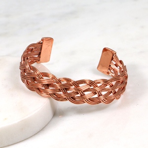 Bracelet manchette tressé en fil de cuivre fait main – Bijou bohème pour hommes et femmes – Jonc ajustable en métal tressé - Product Image 5