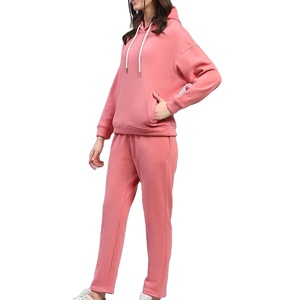 Chándal Deportivo para Mujer con Logotipo Personalizado OEM, Tejido Suave y Transpirable, con Opciones de Impresión de Marca Privada - Product Image 4