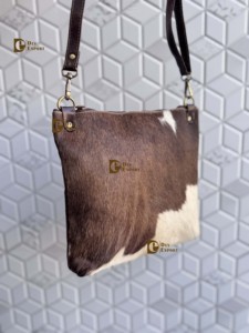 Sac à main élégant en cuir de vachette à poils, fait main, multi-usages, pour femme, idéal comme cadeau - Product Image 4