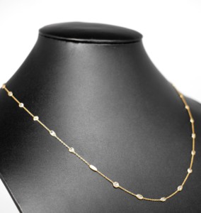 สร้อยคอ Natural Diamond Station ประดับเพชรทรง Brilliant-Cut ตัวเรือนทองคำแท้ 18K สีเหลือง จากแบรนด์ The Yard Luxury Chain - Product Image 1