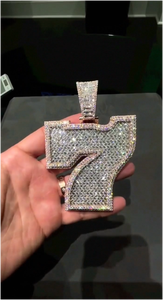 Colgante Personalizado de Plata 925 con Diamantes VVS y Moissanita Baguette, Joyería con Letras Incrustadas, Collar con Colgante - Product Image 4