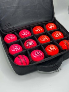Pelota de Cricket de Primera Calidad Cosida a Mano, Grado A, Cuatro Piezas, Tamaño Adulto, 156 GM, Colores Malty, Logotipo Personalizado, Suministro de Fábrica - Product Image 4