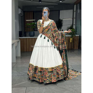 Ensemble de créateurs de qualité supérieure pour femmes, collection Chaniya Choli (Lehenga) entièrement cousue de la boutique exclusive de garde-robe - Product Image 3