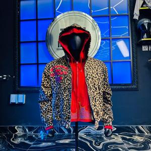 Sweat à capuche zippé pour homme, double épaisseur, motif léopard, avec broderie et appliqué patchwork vieilli imprimé - Product Image 2