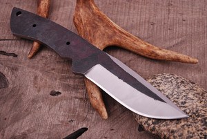 Couteau de chasse artisanal à lame fixe en acier inoxydable, pointe tombante, pour survie et bushcraft, par A&M Enterprises - Product Image 2