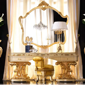 Tocador Clásico de Estilo Francés en Caoba con 4 Cajones y Espejo, Elegante Set de Tocador Tallado en Dorado Crema para Hotel, Villa o Dormitorio - Product Image 1