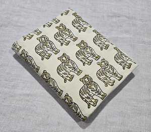 Tela de algodón estampada a mano, suave, premium, ligera, para vestidos, lista para exportación a granel, proveedor mayorista. - Product Image 1