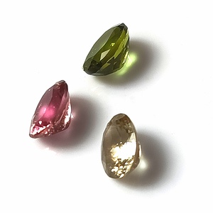 Trio de tourmalines naturelles multicolores du Mozambique, calibrées, 3,90 carats, taille ovale, pierres précieuses en vrac, ensemble 6x8 mm - Product Image 4