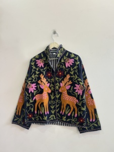 Veste matelassée pour femme en velours floral brodé à la main Suzani avec doublure en coton - Printemps/Automne/Hiver - Cadeau pour elle - Product Image 3