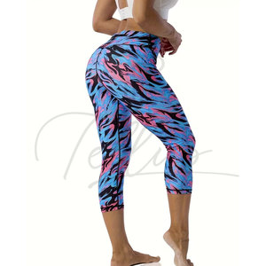 Leggings de yoga capri imprimés personnalisés, taille haute, extensibles, pour la gym, la course et l'entraînement, coupe ajustée, décontractés – Meilleures ventes - Product Image 4