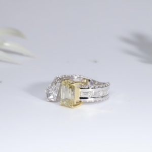 TULSIYA JEWELS Anillo de compromiso y boda de oro Moi Et Toi con diamante blanco de corte rombo cultivado en laboratorio, banda de cóctel llamativa, de lujo y alta joyería - Product Image 4