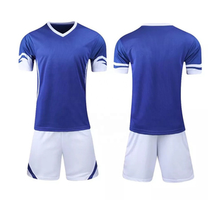 Shorts et maillot de netball personnalisés avec logo sur mesure pour l'entraînement au football unisexe - 100% coton, séchage rapide - Product Image 1