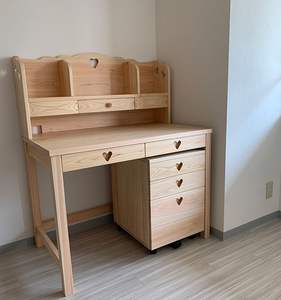 Escritorio Infantil de Latón con Librero, Diseño Art Deco Industrial, Sin Ruedas, No Plegable, Escritorio para Estudiantes en Casa - Product Image 2